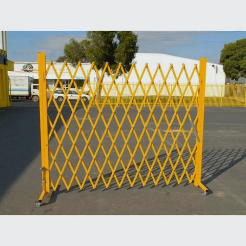 GV503 - 4M Expandable Barrier on Castors